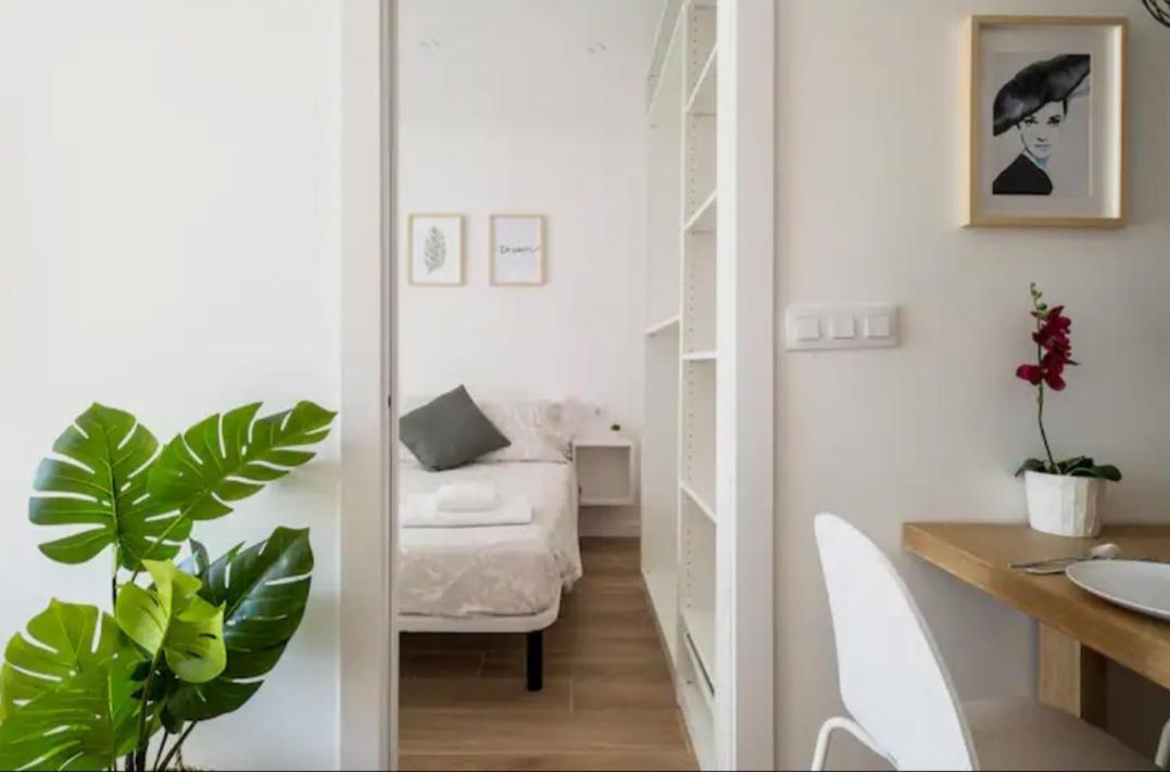 Apartment Close To The Beach Sant Adrià de Besòs Esterno foto