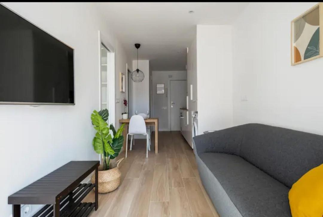 Apartment Close To The Beach Sant Adrià de Besòs Esterno foto